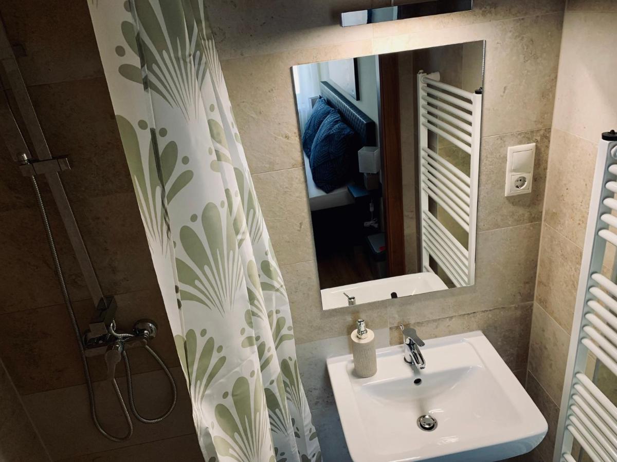 A Vendeghaz Hotell Miskolc Exteriör bild