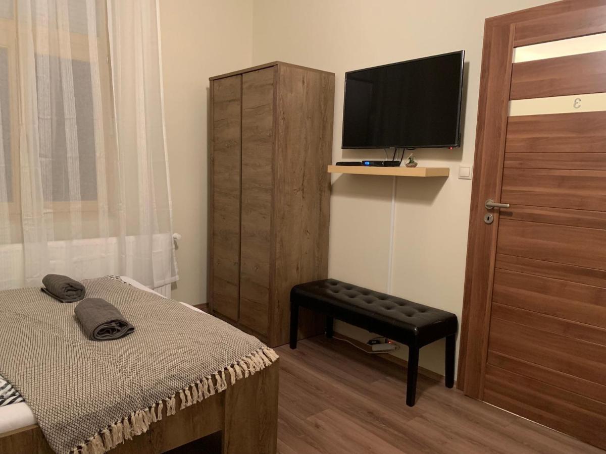 A Vendeghaz Hotell Miskolc Exteriör bild