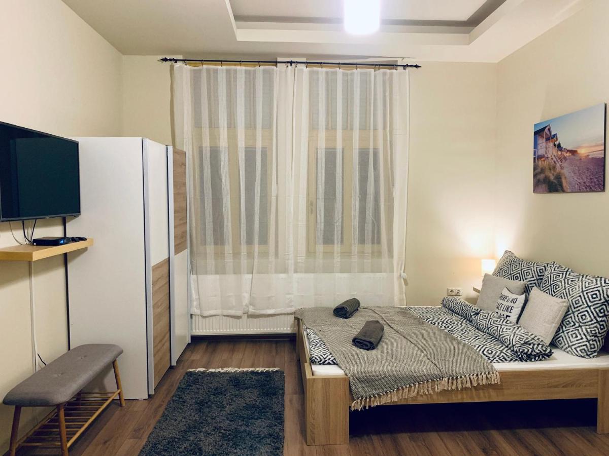 A Vendeghaz Hotell Miskolc Exteriör bild