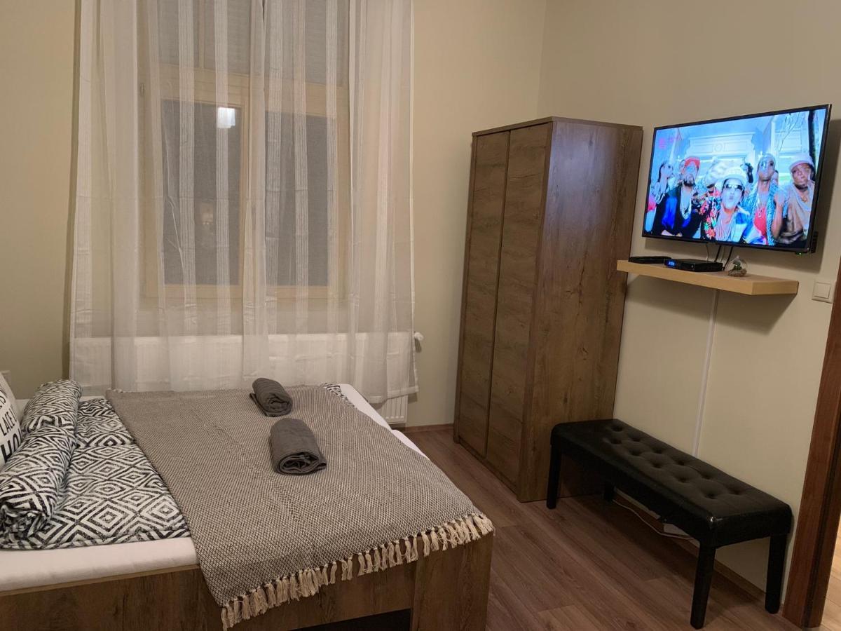 A Vendeghaz Hotell Miskolc Exteriör bild