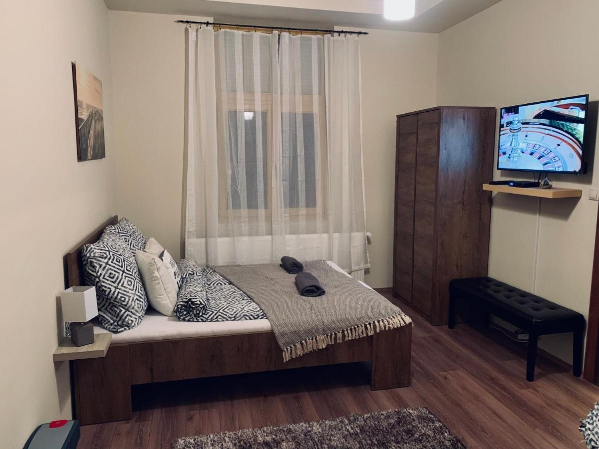 A Vendeghaz Hotell Miskolc Exteriör bild