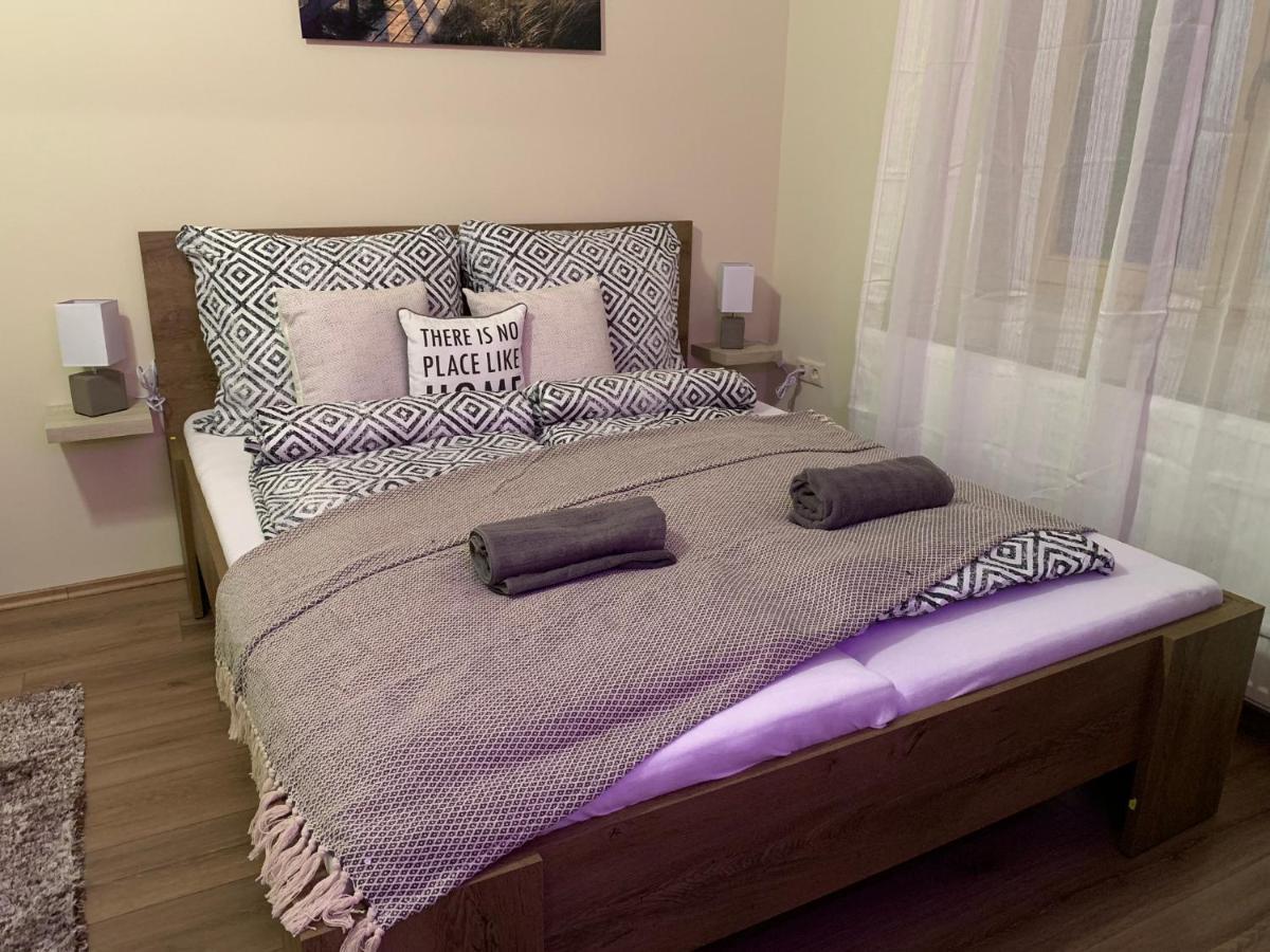 A Vendeghaz Hotell Miskolc Exteriör bild