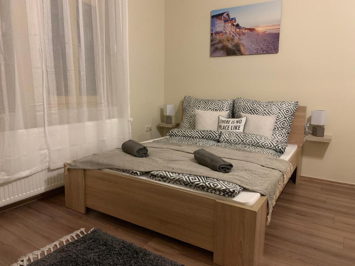 A Vendeghaz Hotell Miskolc Exteriör bild