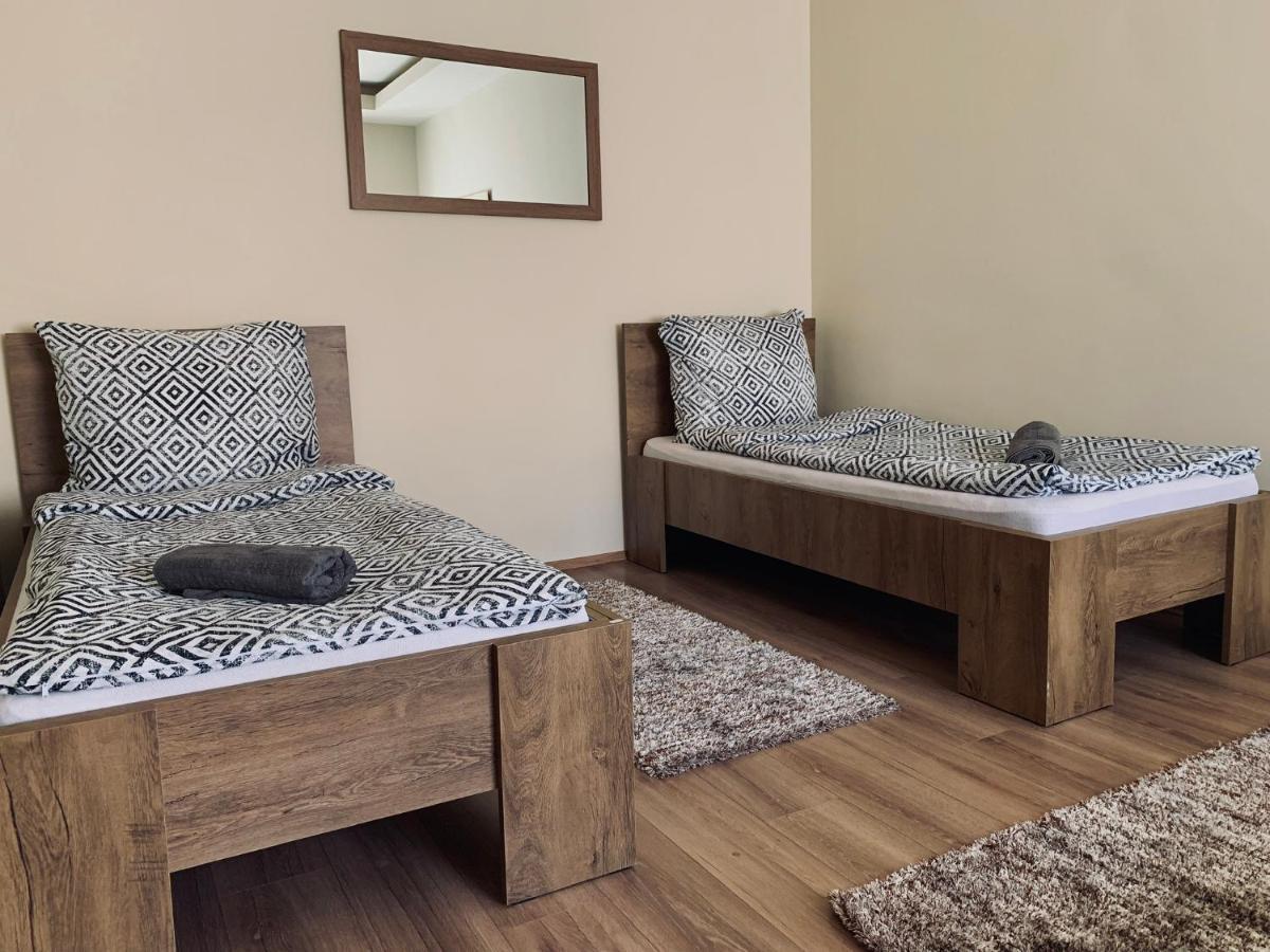 A Vendeghaz Hotell Miskolc Exteriör bild